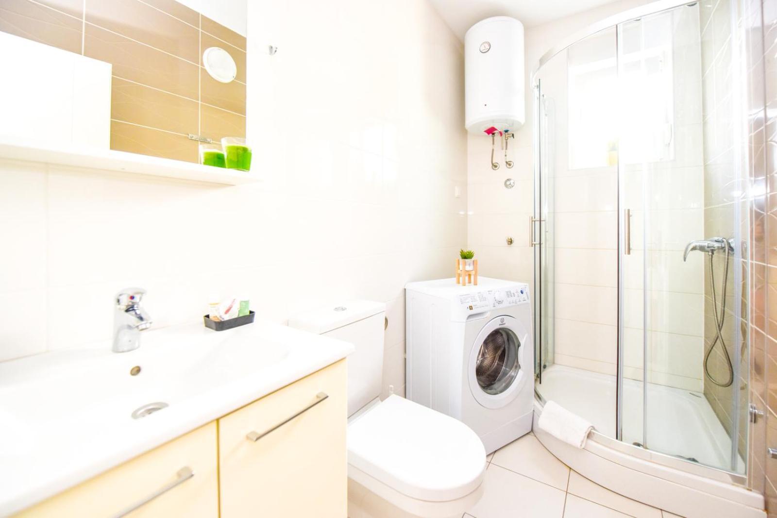 Apartments Yoko Новаля Екстериор снимка