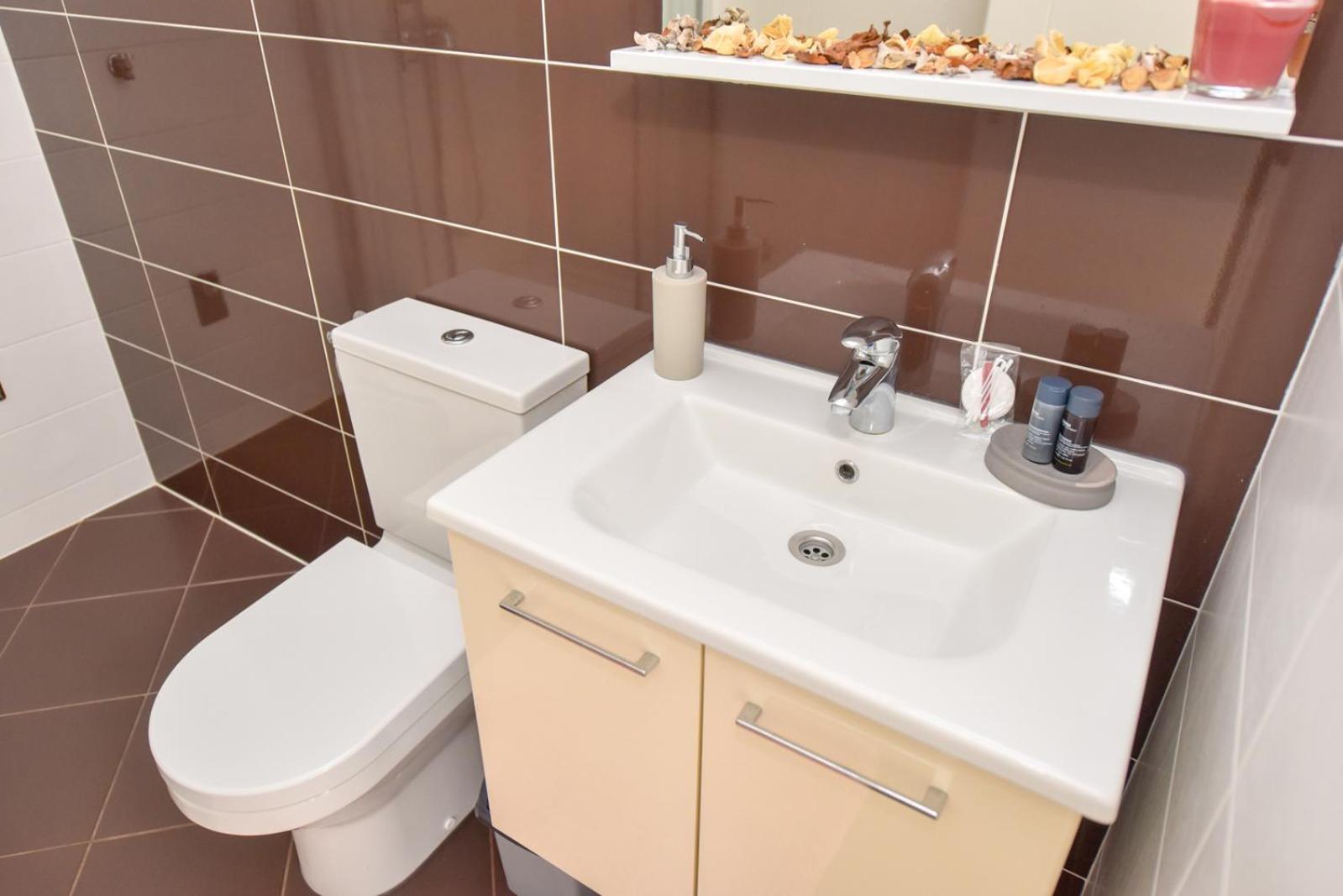Apartments Yoko Новаля Екстериор снимка
