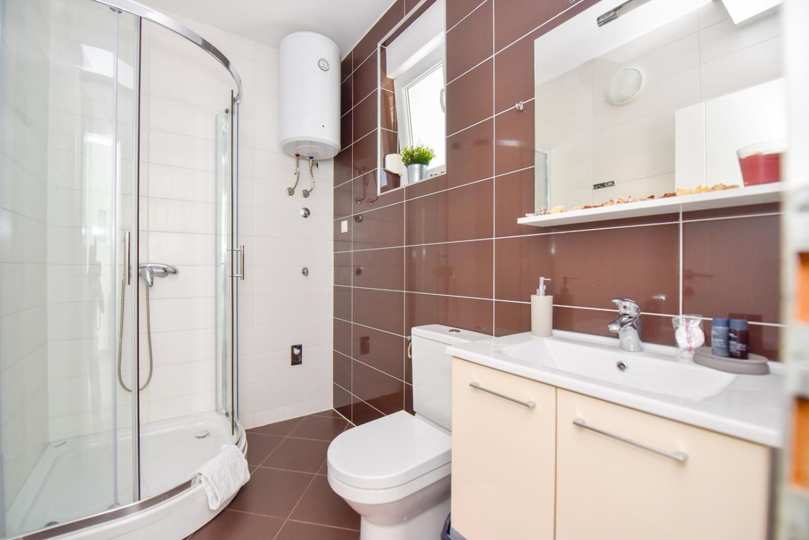 Apartments Yoko Новаля Екстериор снимка