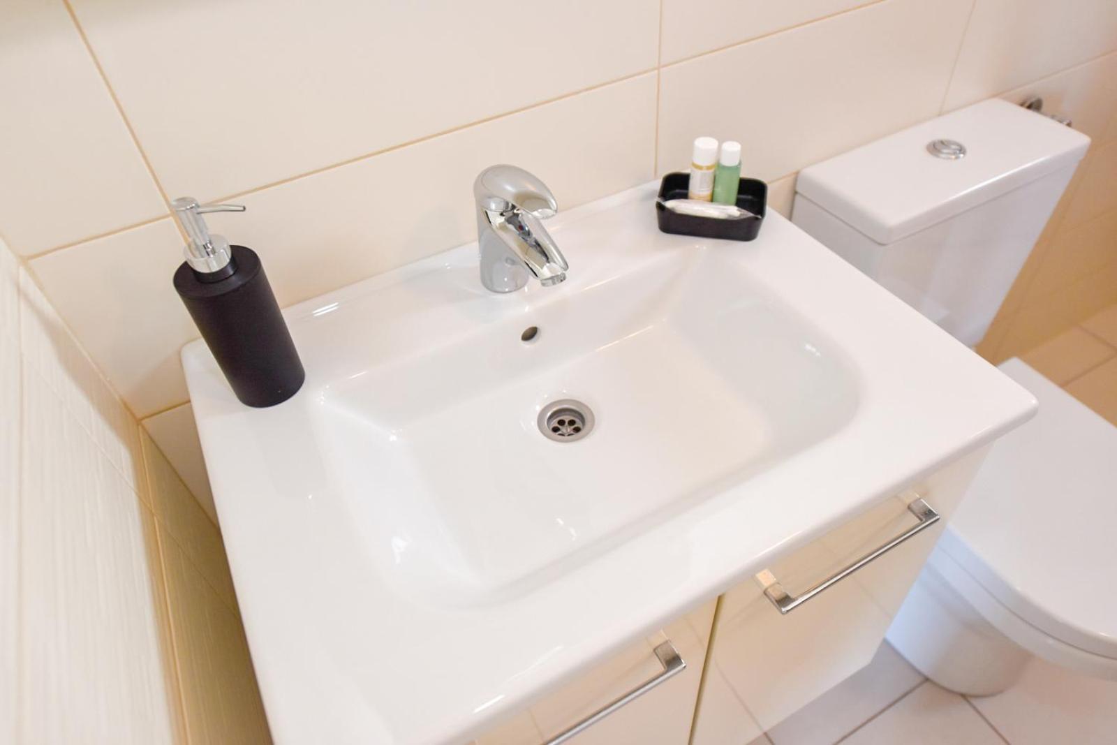 Apartments Yoko Новаля Екстериор снимка