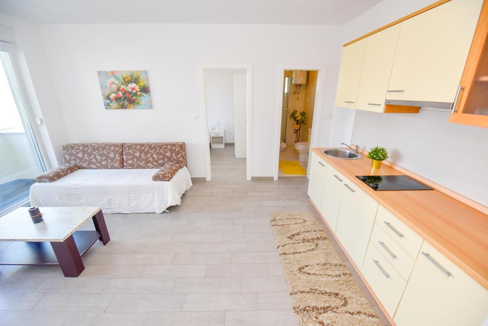 Apartments Yoko Новаля Екстериор снимка